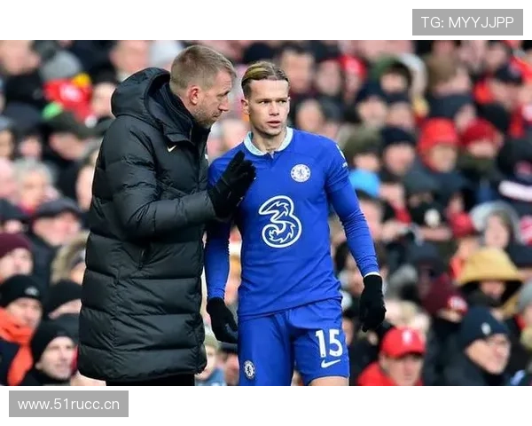 德容与恩佐对比:组织核心角色与进攻创造力解析 德容与恩佐对比:组织核心角色与进攻创造力解析