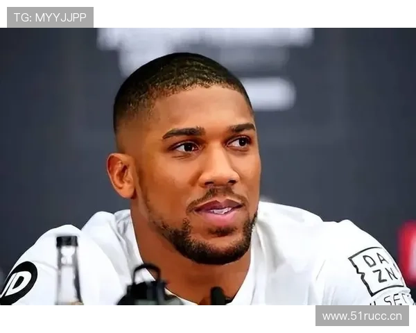 安东尼·约书亚家里那辆豪车，估计随便停个超市也得保安跟着吧？