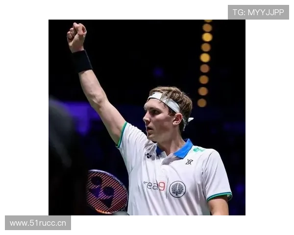 安赛龙训练间全是高档补给，隔壁队友羡慕得直流口水